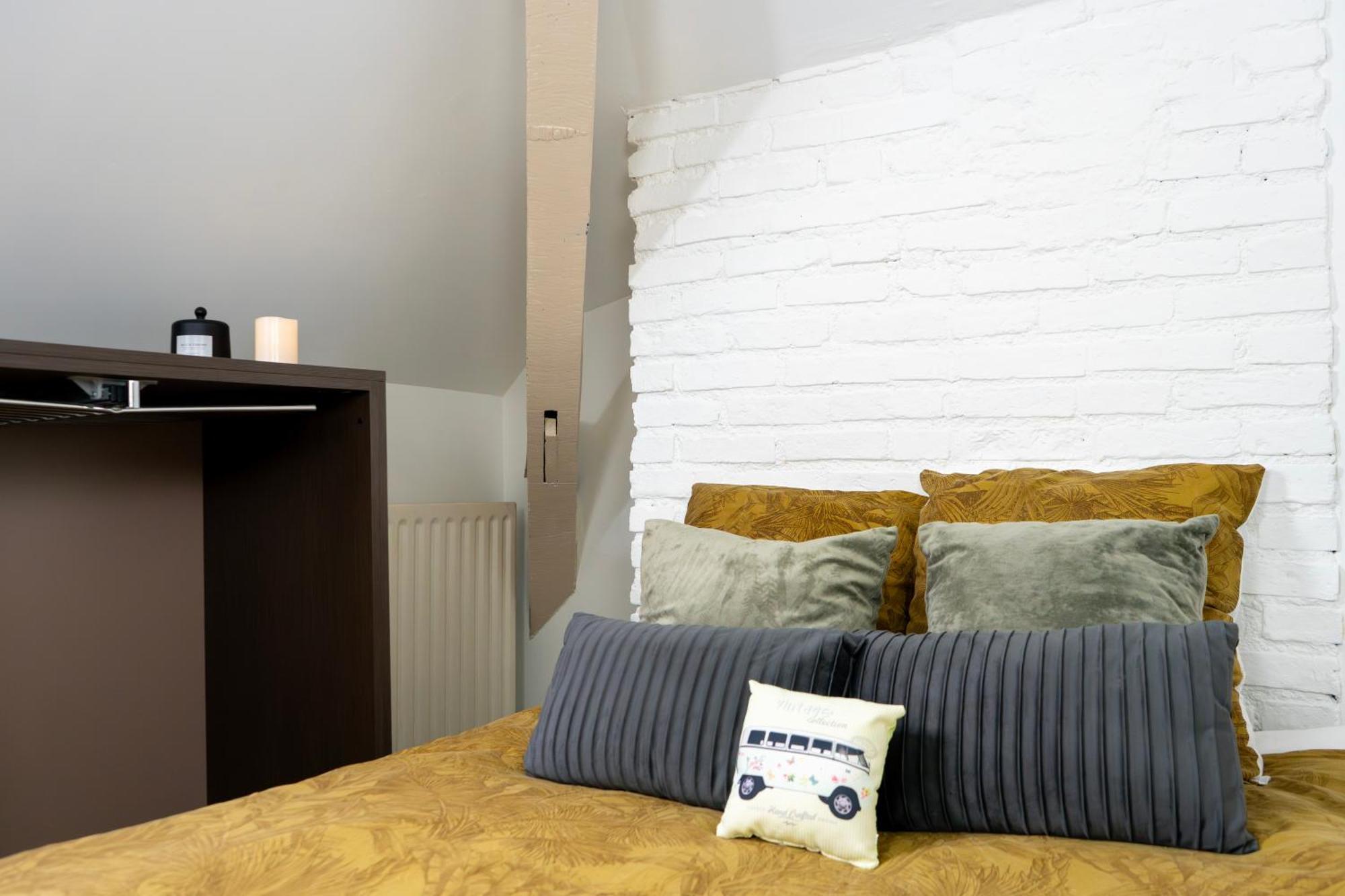 Homestay Chez Nous Laval *